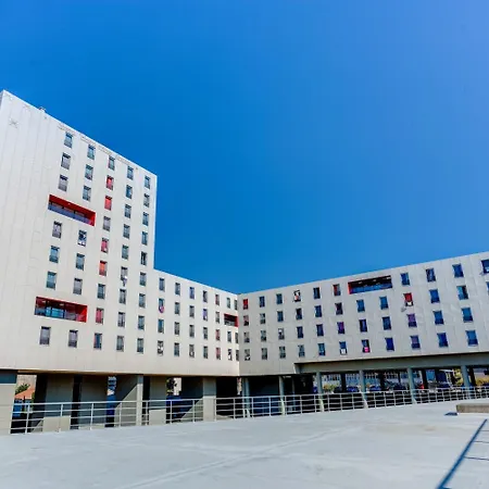 Kampus Hostel *