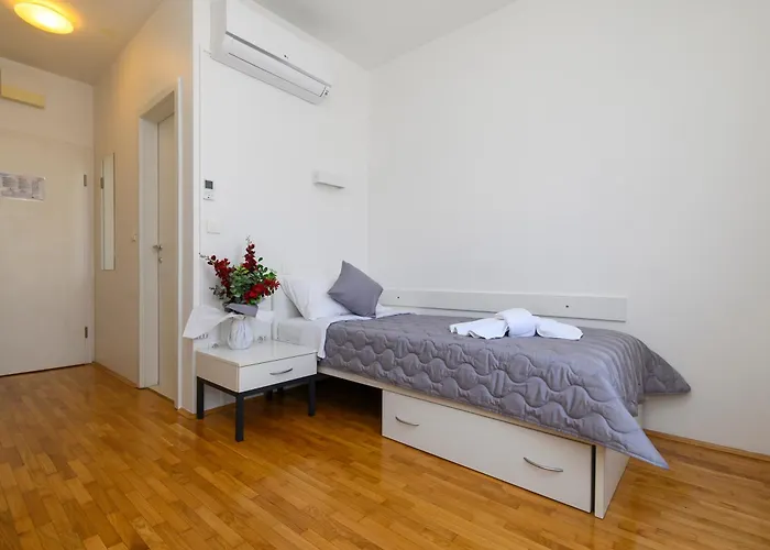 Kampus Хостел *